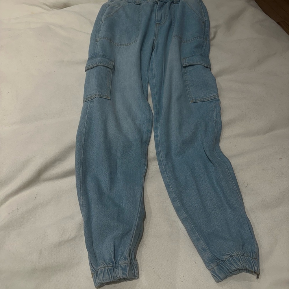 Guess Blue Ankle Cropped Jeans with Tapered Fit
